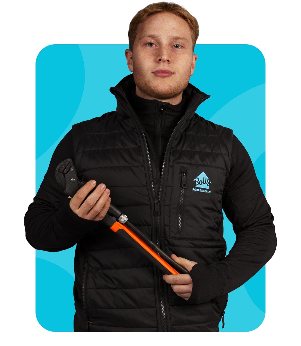 Rørlegger med verktøy